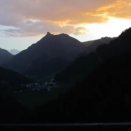 アパート Mezpra142 ザムナウン